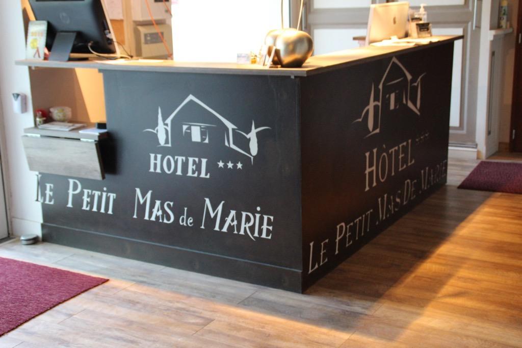 Le Petit Mas De Marie Hotel La Tour-d'Aigues Exterior photo
