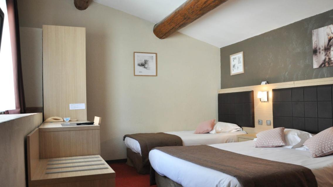 Le Petit Mas De Marie Hotel La Tour-d'Aigues Exterior photo